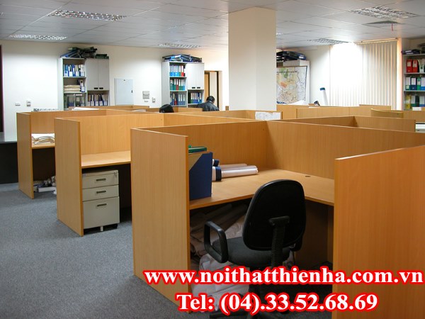 Nên chọn vách ngăn bàn làm việc chất liệu gì?